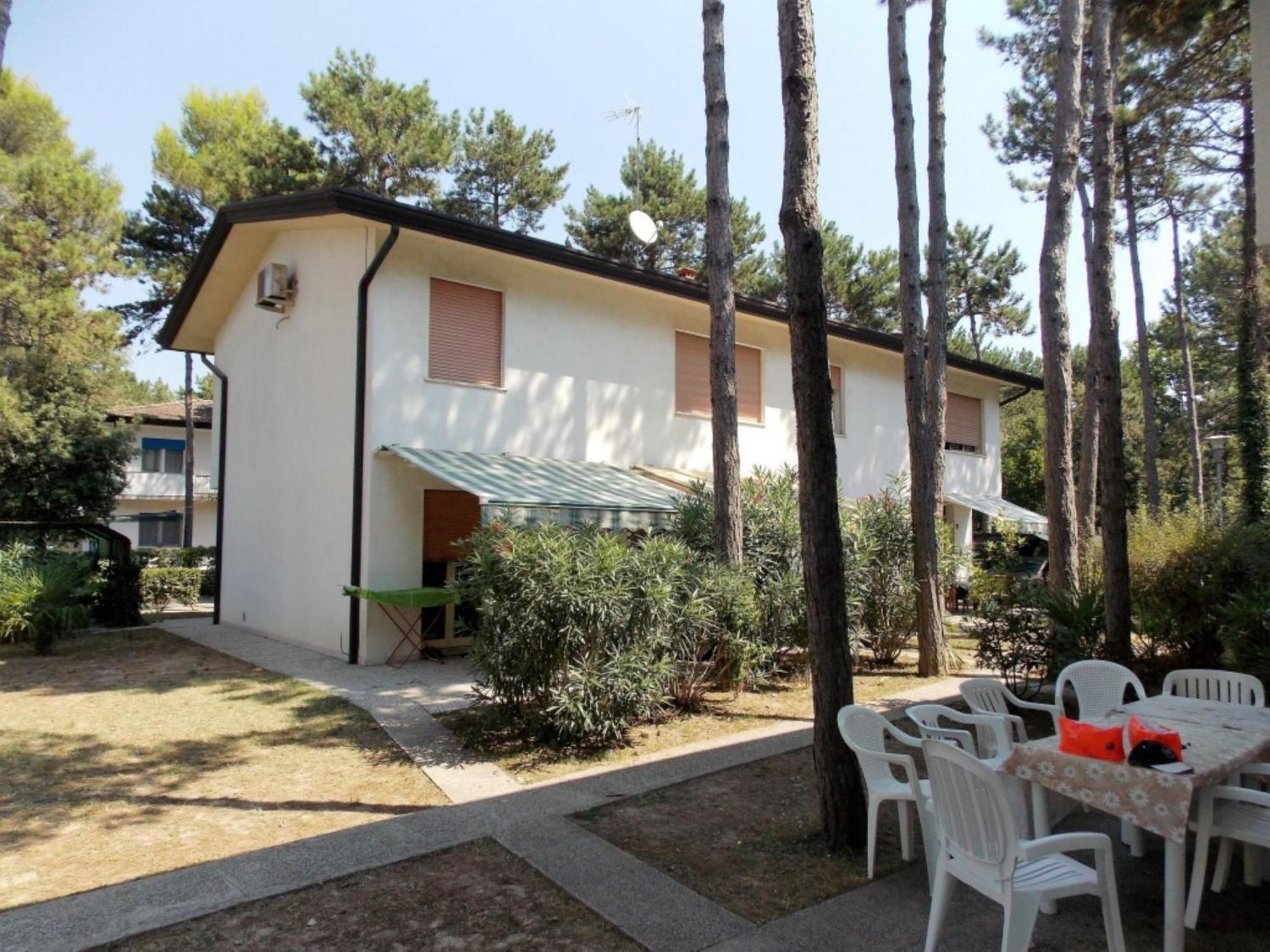 Luminous Flat In With Garden